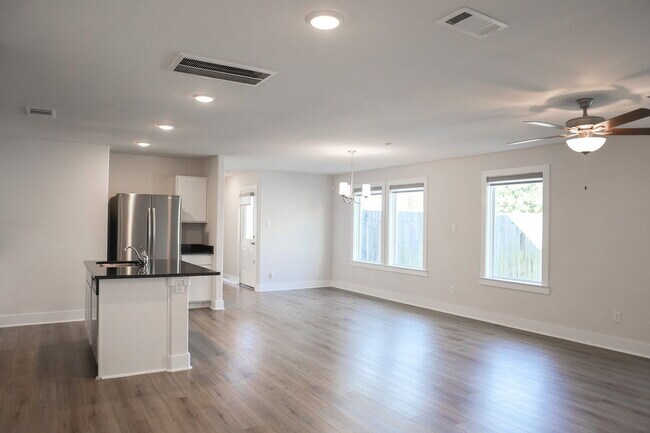 Building Photo - 20551 Prairie Cypress Dr