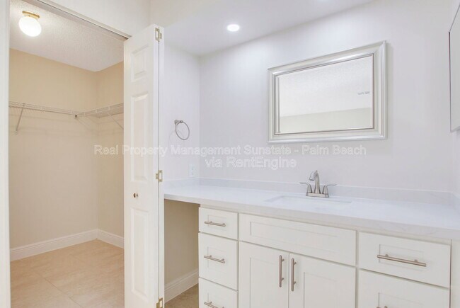 Building Photo - 3143 Kingswood Terrace