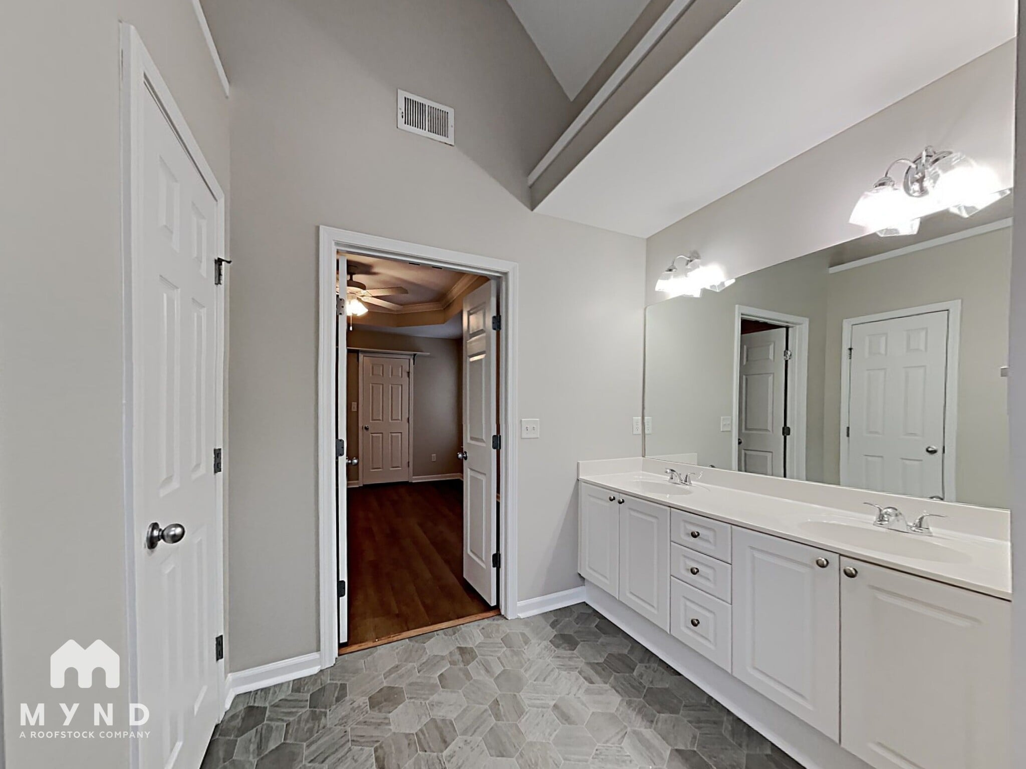 Building Photo - 306 Forest Lakes Dr