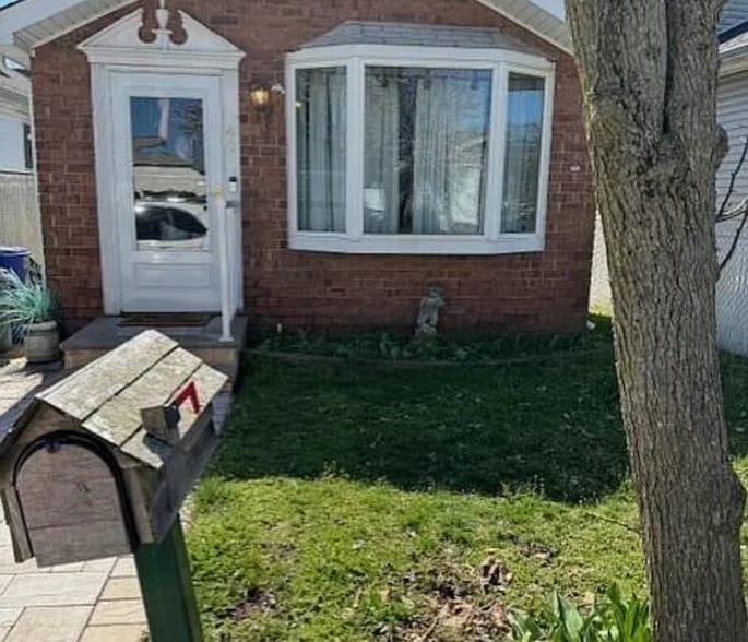 Primary Photo - 40 Marscher Pl