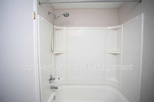 Building Photo - 26 Teaberry Ct