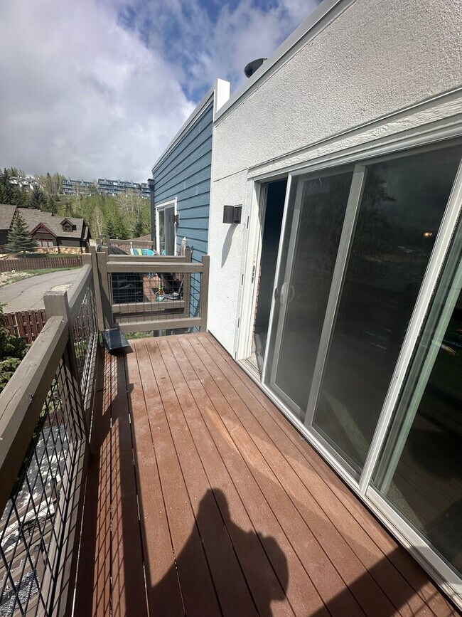 Building Photo - Yacht Club Condo - Great 3 Bedroom/2 Bath Unit w/Lake Access