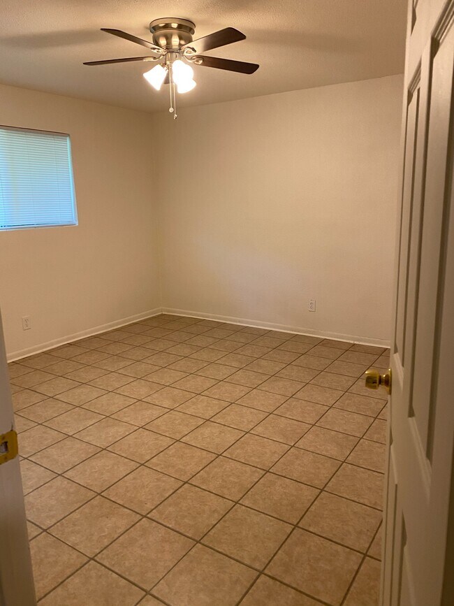 Building Photo - 4348 Sullivan St