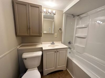 Building Photo - 2551 Eastern Ave SE