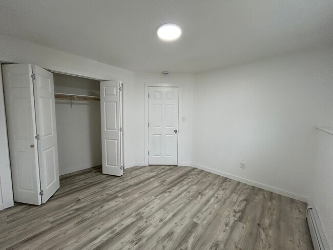 Building Photo - Duben
