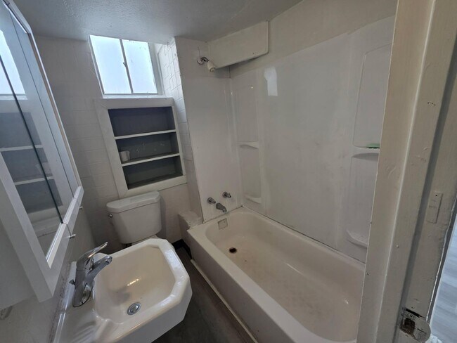 Building Photo - 1815 Cleveland Ave