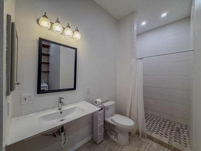 Building Photo - 16908 Cactus Blossom Dr