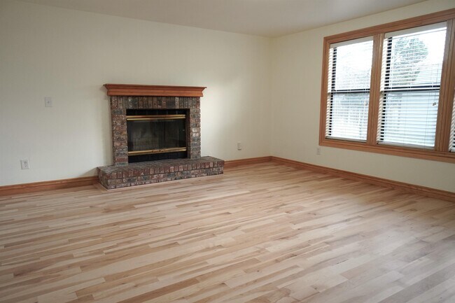 Building Photo - 11965 W Gunsmoke Dr