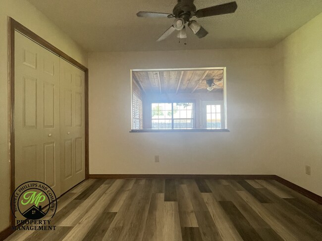 Building Photo - Great Cabot home!