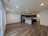 Building Photo - 3 Bedroom 2.5 Bathroom Townhome