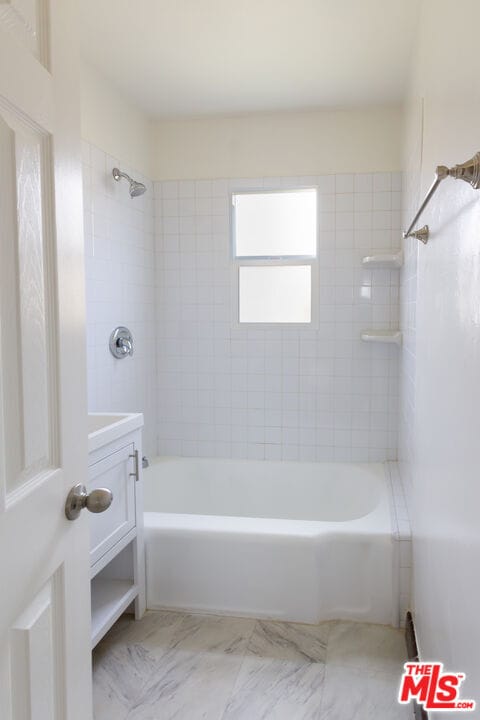 Building Photo - 2598 Amherst Ave