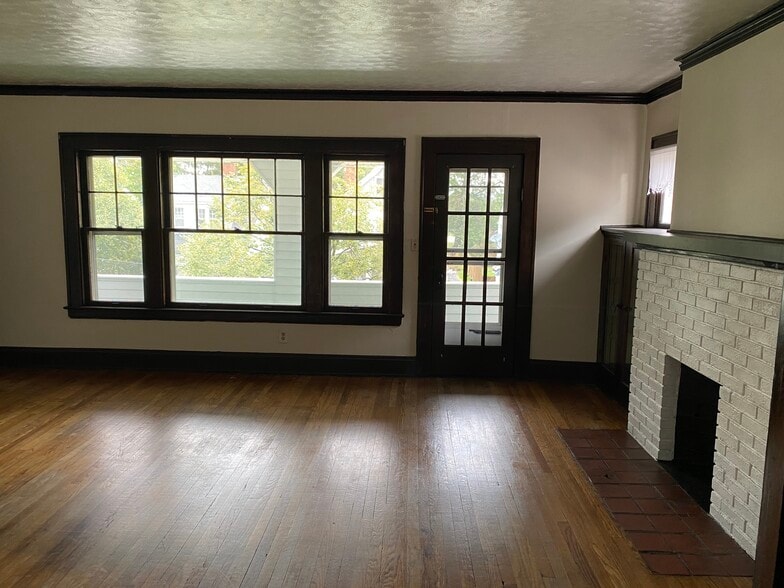 Building Photo - 2207 Portman Ave
