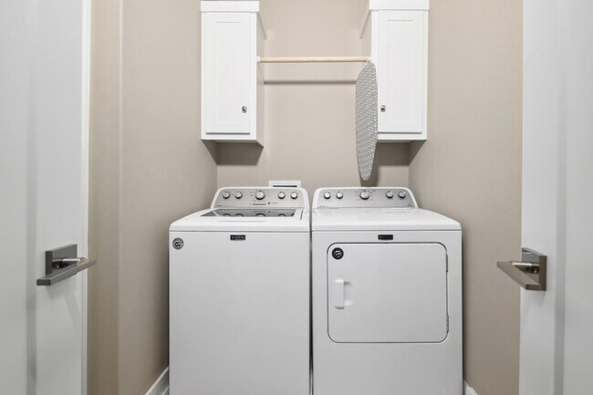 Building Photo - 402 SW 5th St