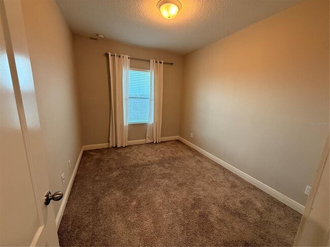 Building Photo - 15465 Honeybell Dr