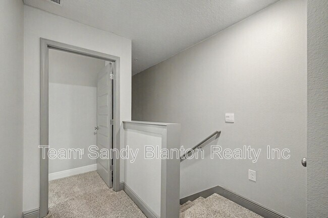 Building Photo - 9055 Golden Eye Dr
