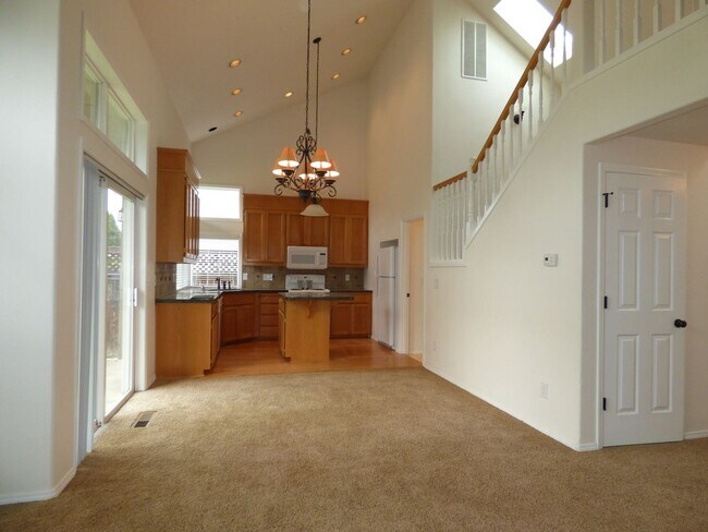 Building Photo - 3 Bed 2 bath home in North Salem!