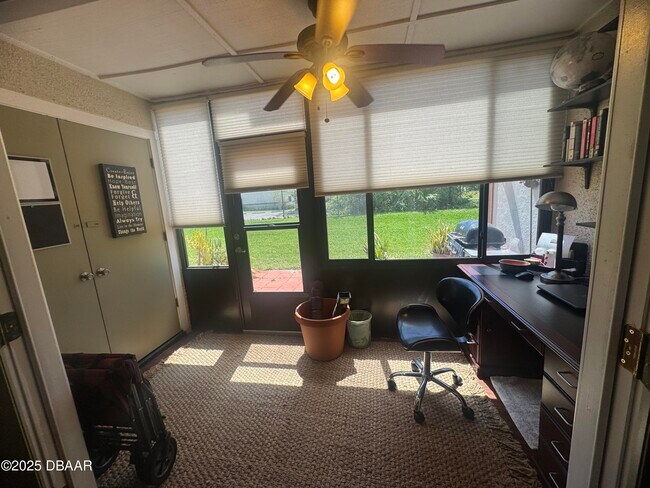 Building Photo - 155 White Fawn Dr