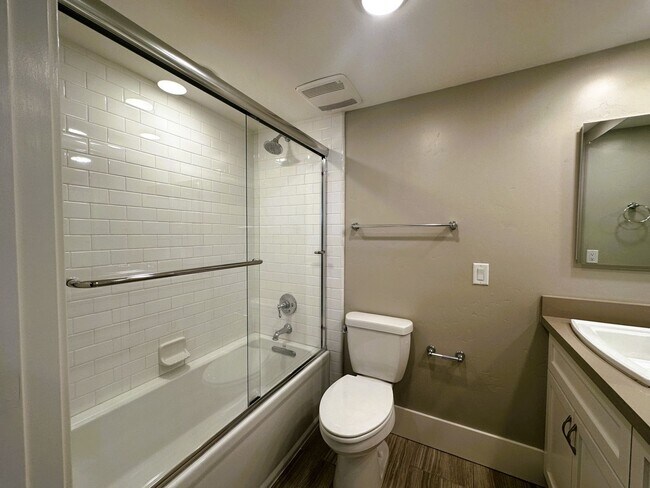 Building Photo - 2625 Nicasio Ln
