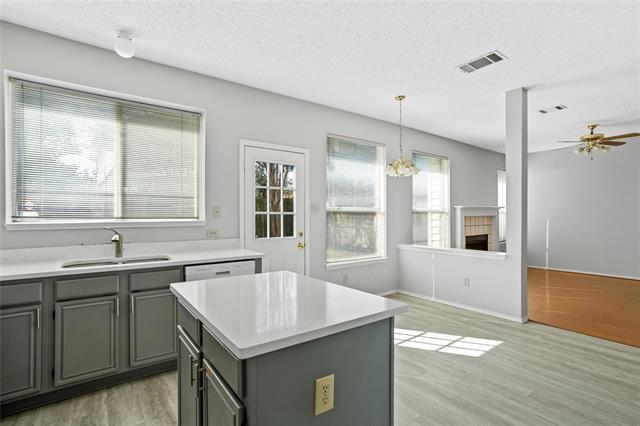 Building Photo - 1112 Canoe Ln