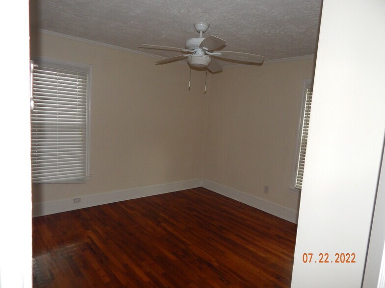 Building Photo - 1449 Mimosa Cir SE