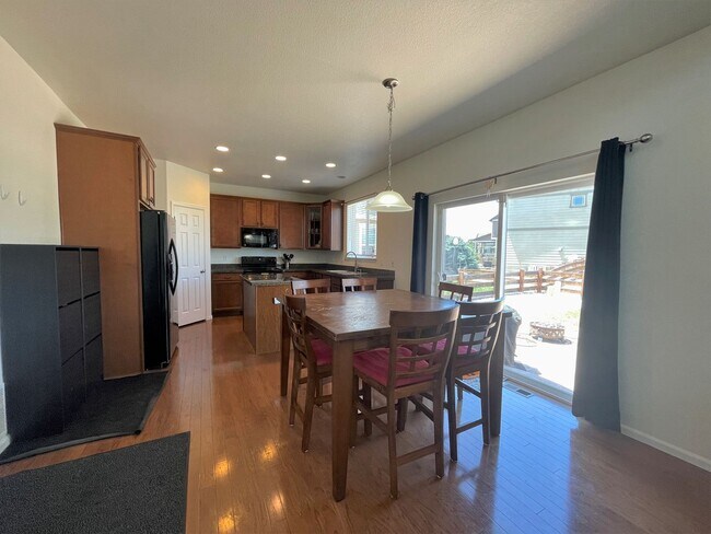 Building Photo - Spacious Charmer in sought after Meridian Ranch community- 2 houses from park
