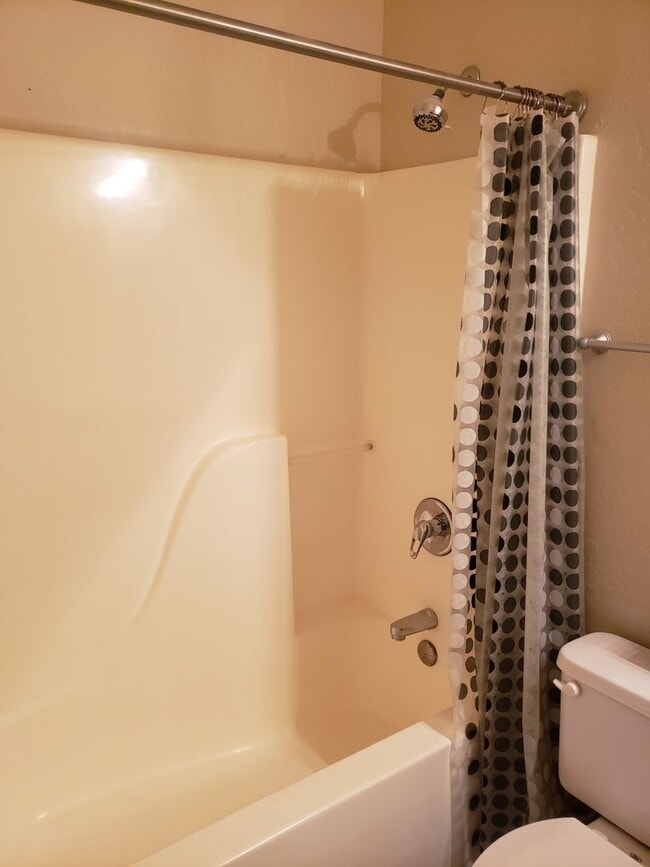 Building Photo - 2 bed / 2 bath - 2 car attached garage