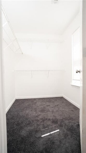 Building Photo - 605 Chase Ln