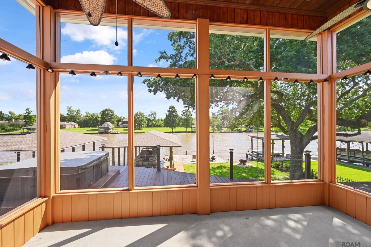 Building Photo - 12066 River Highlands Dr