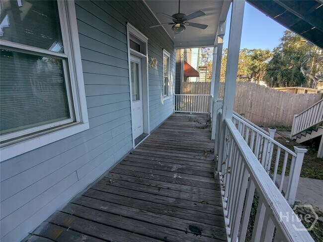 Building Photo - 305 E Duffy St