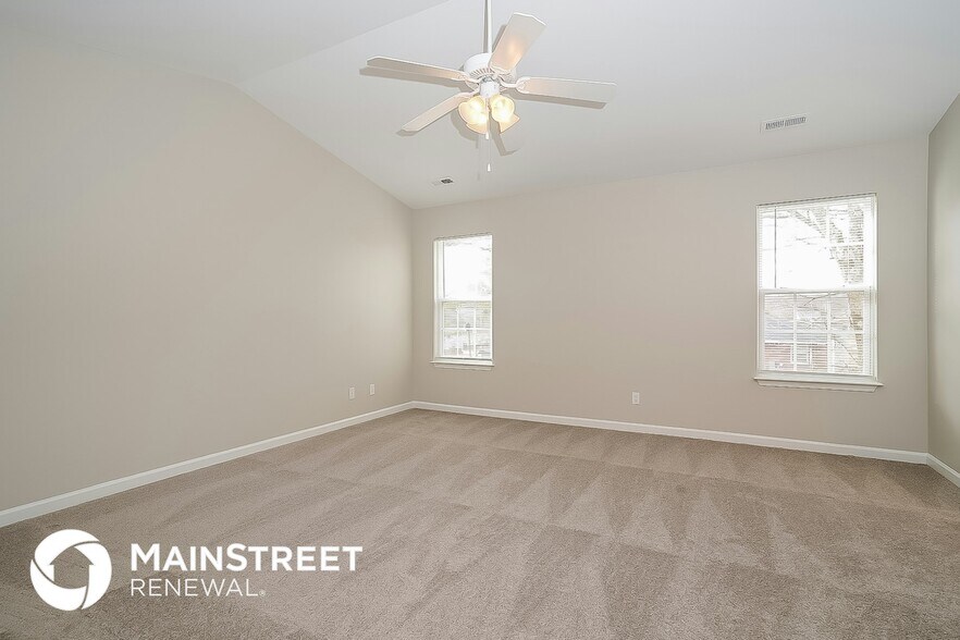 Building Photo - 1240 Maple Ridge Dr