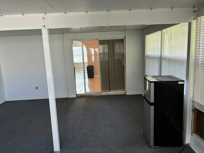 Building Photo - 202 Essex Dr