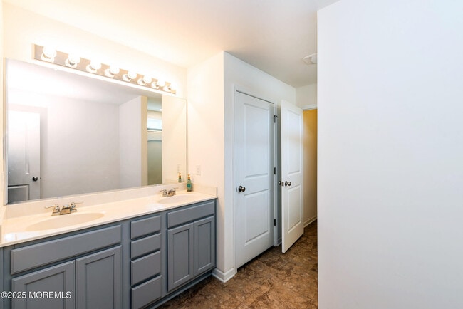 Building Photo - 22 Nautilus Dr