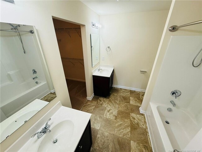 Building Photo - 522 Jernigan St