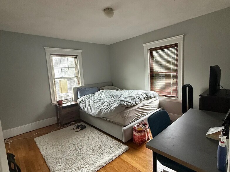 Building Photo - 25 Crosby Rd