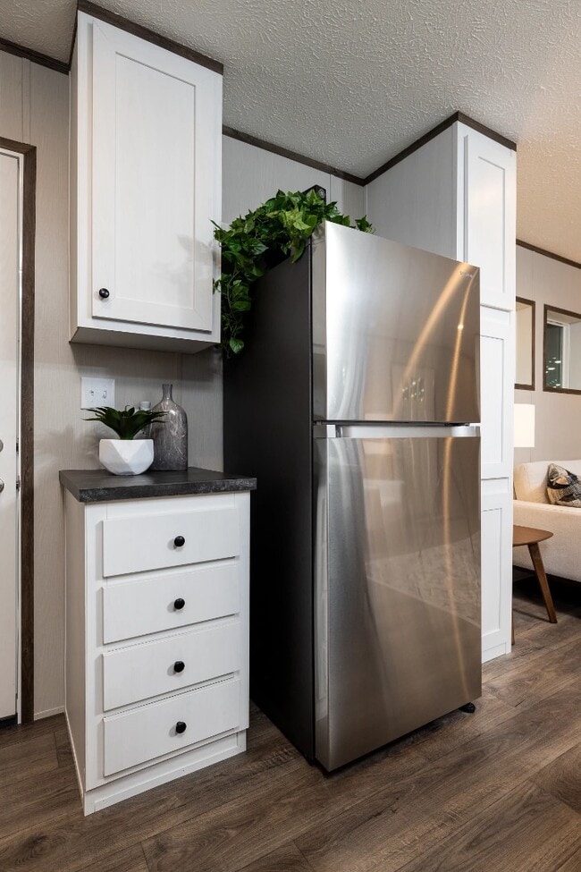 Building Photo - 136 Court Rd