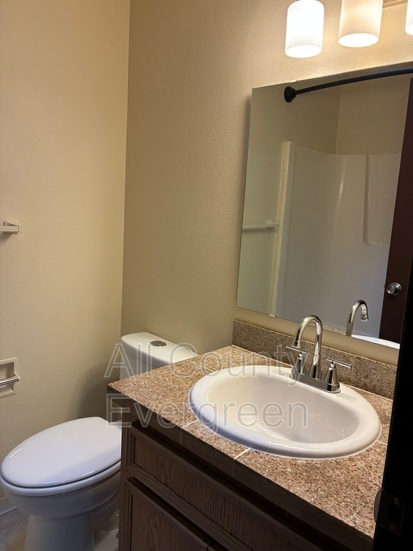 Building Photo - 987 26th Pl NE