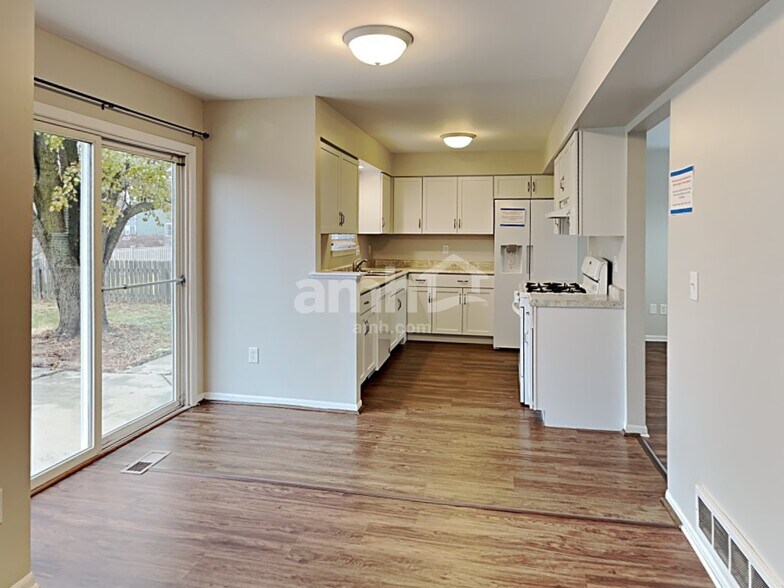 Building Photo - 13804 W Jonesport Ct