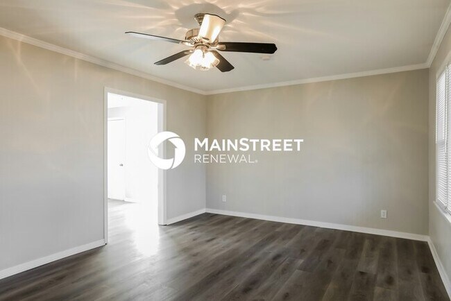 Building Photo - 3 Bedroom Pet-Friendly Home in OVERLAND PA...