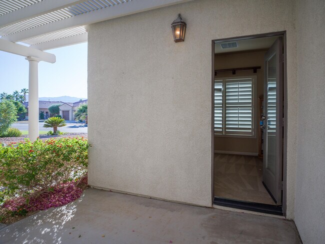 Building Photo - 42222 Revere St