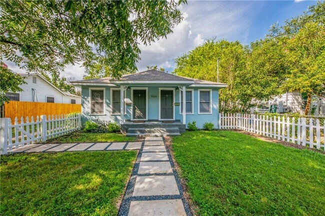 Primary Photo - 906 Capitol Ct