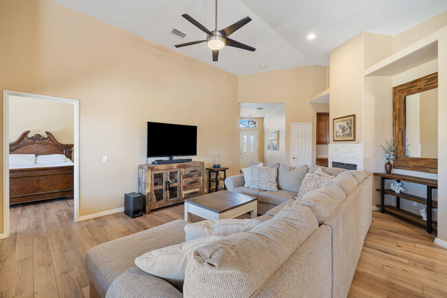 Building Photo - 79699 Carmel Valley Ave