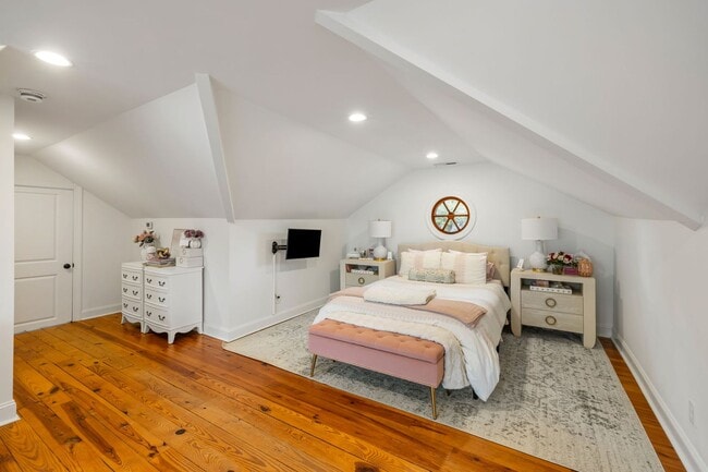 Building Photo - 3BD/3BA PLUS LOFT AND DETACHED ADU Located in SOUTH WINDAMERE-Available May 1, 2026!