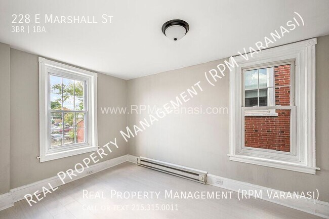 Building Photo - Spacious 3-Story Gem in Norristown with Mo...