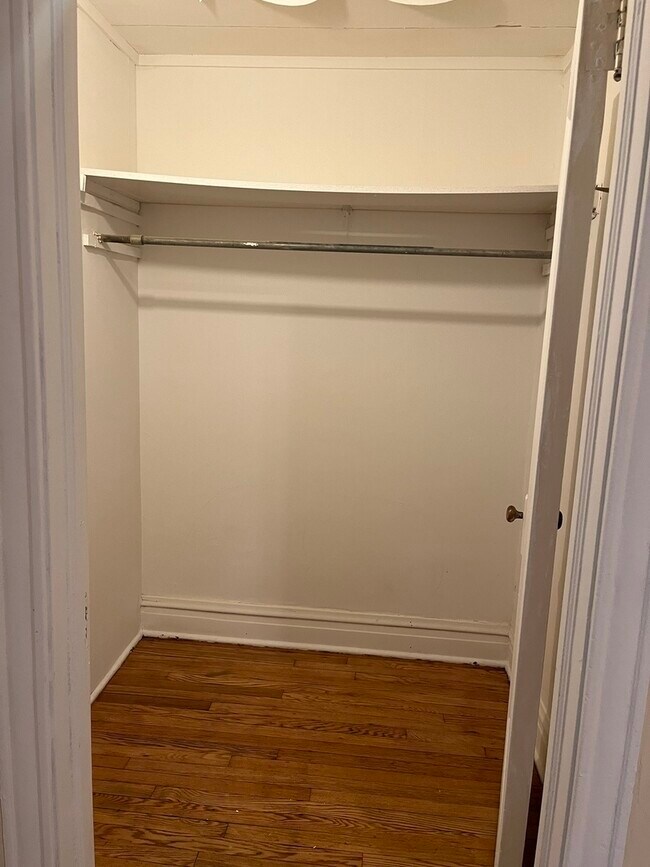 Building Photo - 7419 S INGLESIDE Ave