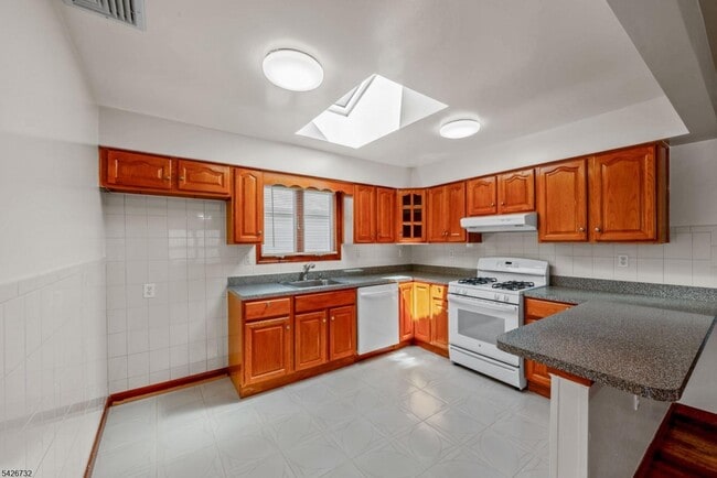 Building Photo - 937 Grove St