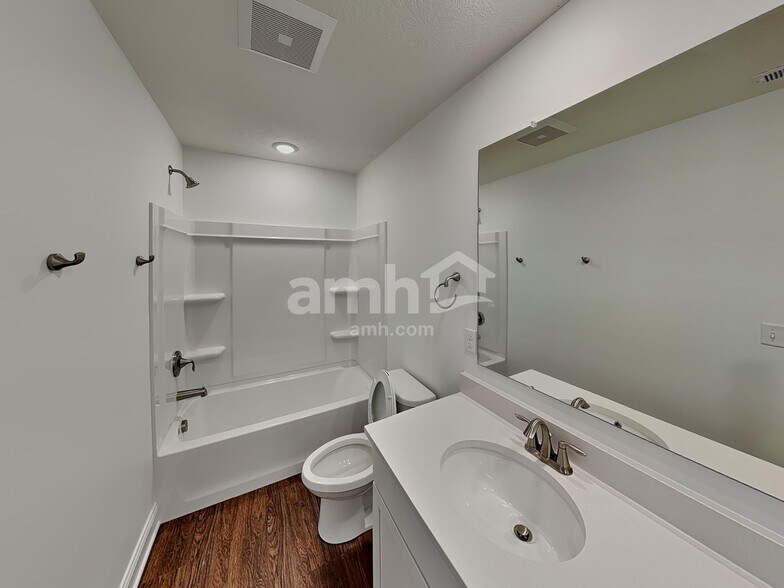 Building Photo - 8408 Northpoint Dr