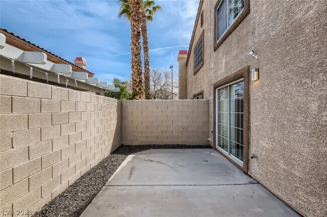 Building Photo - 7609 Almeria St