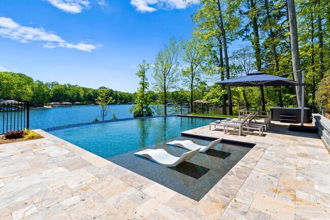 Building Photo - 3837 Fox Run