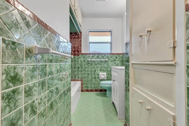 Building Photo - 1803 Sea Queen Ct