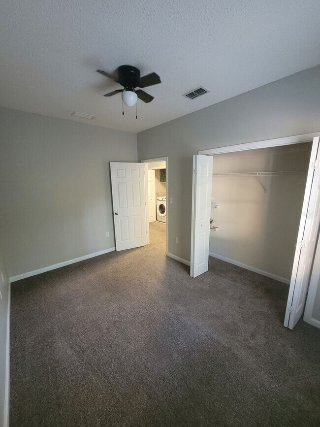 Building Photo - Newly renovated Three Bedroom Townhouse